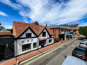 45 Guildford St, Chertsey for rent Primary Photo- Image 1 of 37