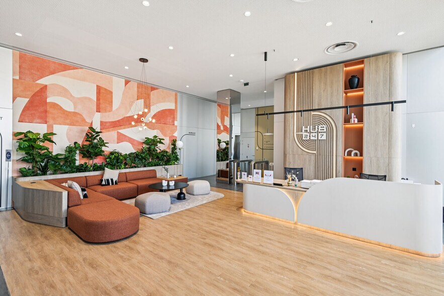 Office in Nanterre to rent - Building Photo - Image 2 of 16