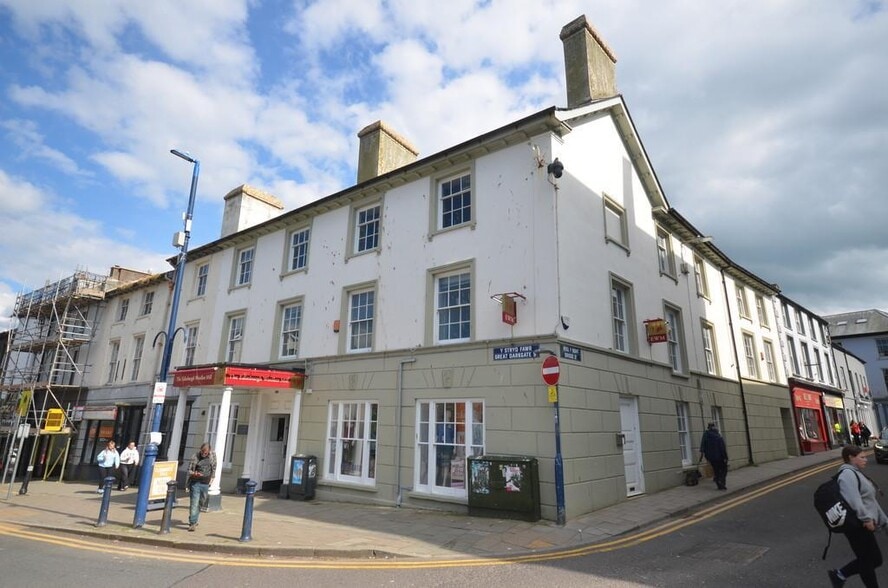 40-48 Great Darkgate St, Aberystwyth to rent - Building Photo - Image 2 of 7