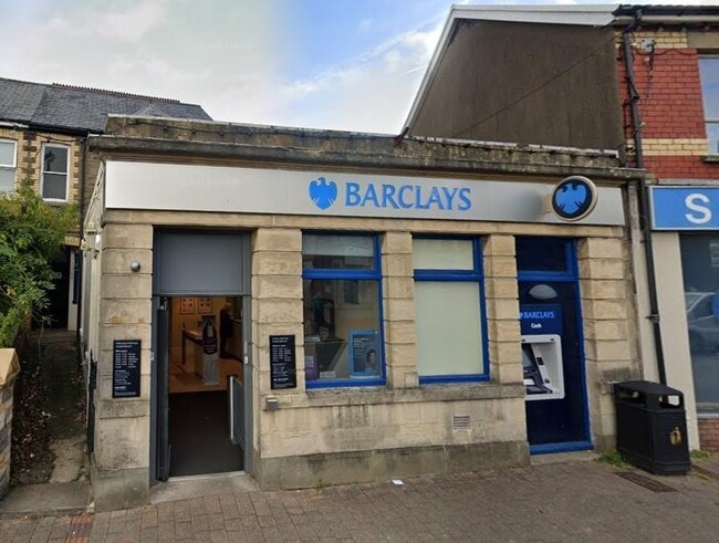 More details for 27 Bedwlwyn Rd, Ystrad Mynach - Retail to Rent