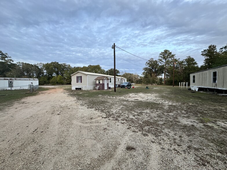 Brewton Mobile Home Park portfolio of 2 properties for sale on LoopNet.co.uk - Building Photo - Image 3 of 21