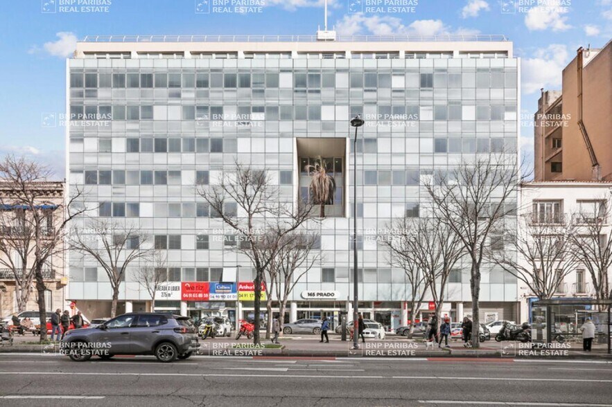Office in Marseille to rent - Building Photo - Image 2 of 17