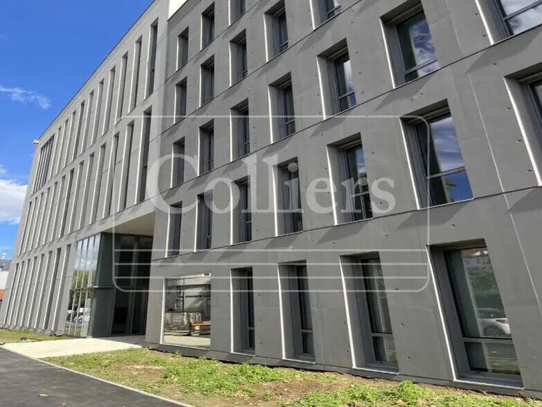 9 Rue Bonnet, Villeurbanne to rent - Building Photo - Image 2 of 27