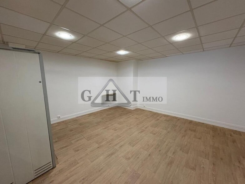 Office in Saint-Mandé for sale - Interior Photo - Image 3 of 3