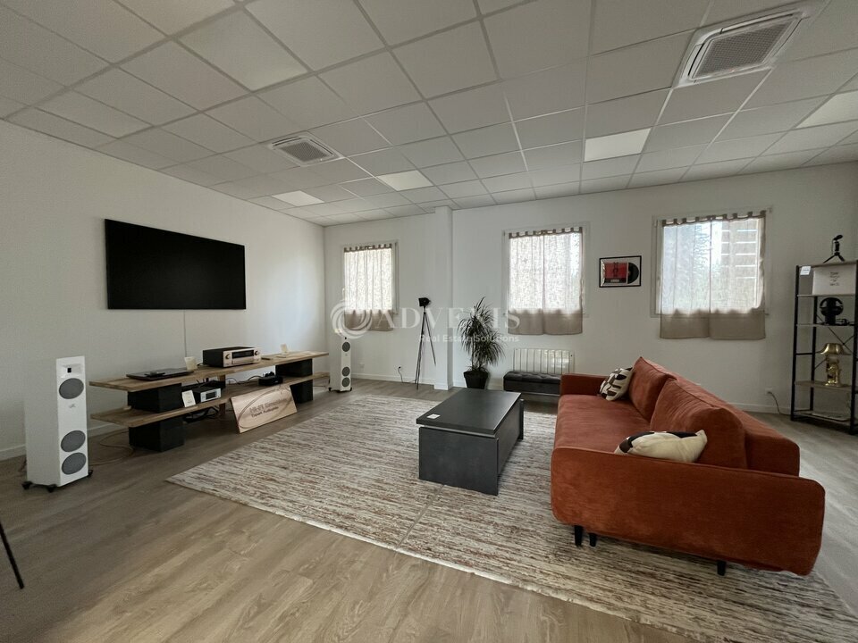 Retail in Rambouillet to rent Interior Photo- Image 1 of 5