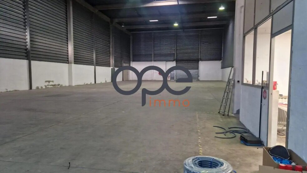 Industrial in Aulnay-sous-Bois to rent - Interior Photo - Image 3 of 7