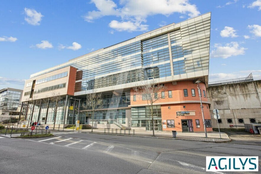 30 Avenue Carnot, Massy to rent - Building Photo - Image 2 of 15