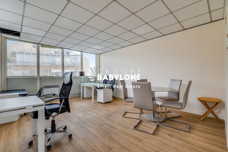 Office in Levallois-Perret to rent - Interior Photo - Image 1 of 5