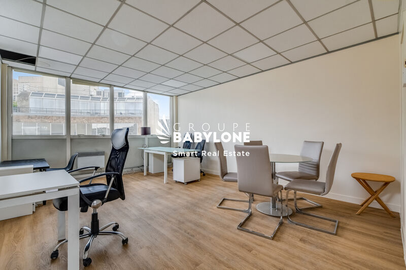 Office in Levallois-Perret to rent Interior Photo- Image 1 of 6