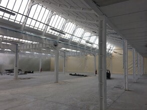 Light Industrial in Décines-Charpieu for sale Interior Photo- Image 2 of 4