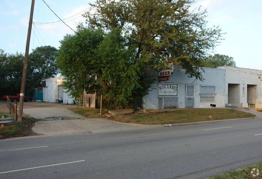 1223 S Industrial Blvd, Dallas, TX for rent - Building Photo - Image 2 of 4