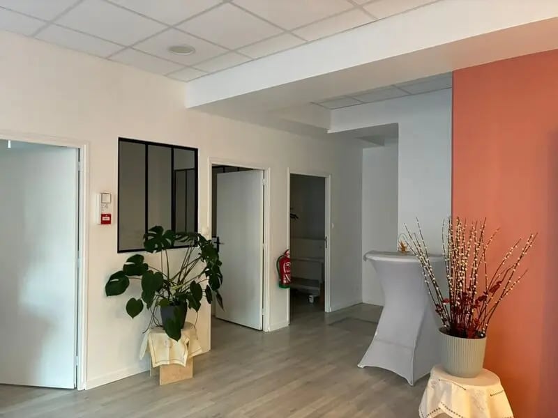 Retail in Lille for sale Interior Photo- Image 1 of 7