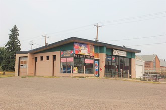 740 SW Gershaw Dr, Medicine Hat, AB for sale Building Photo- Image 1 of 3