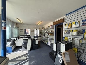 409 Chatsworth Rd, Chesterfield to rent Interior Photo- Image 2 of 6