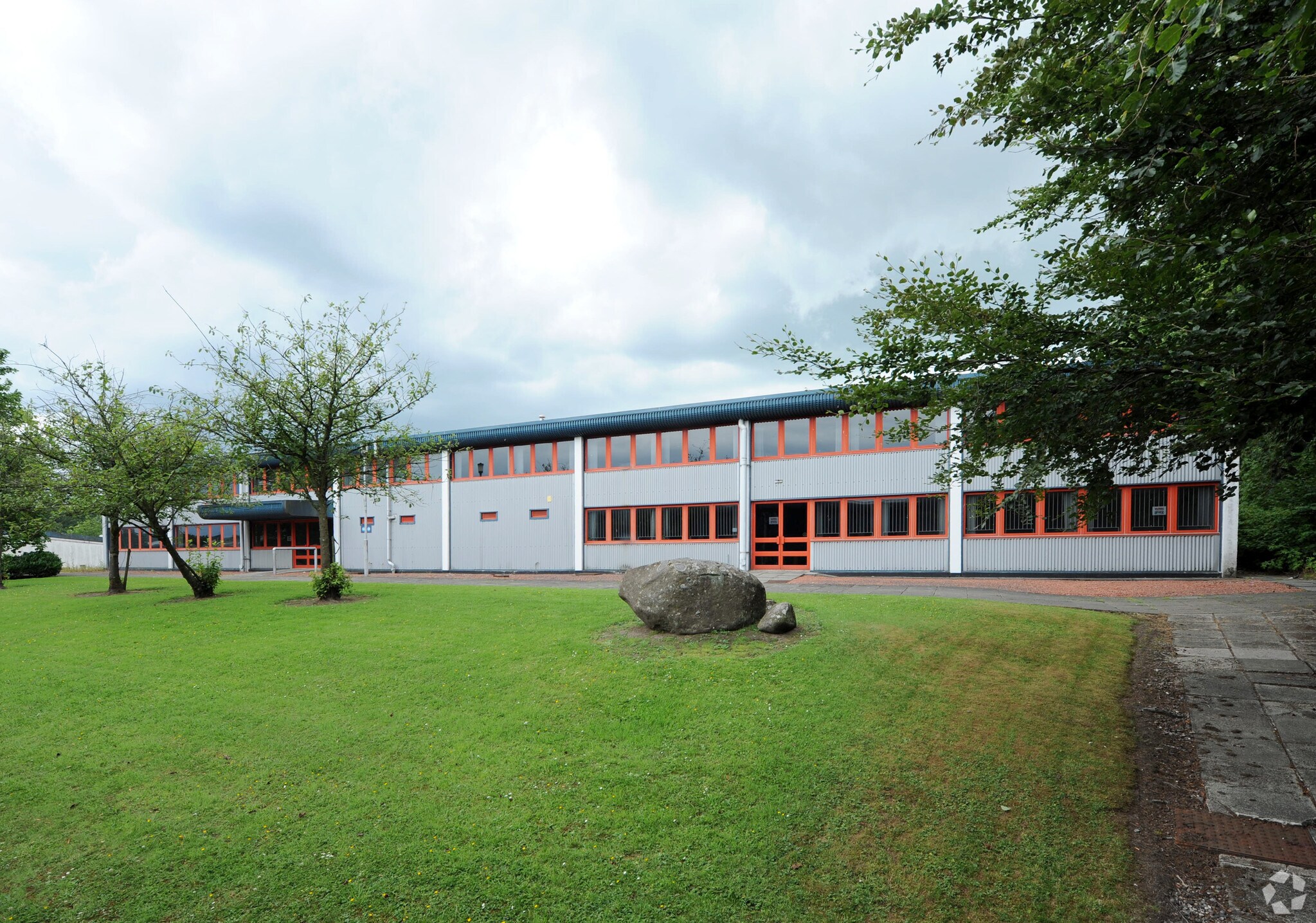 22-28 Napier Pl, Cumbernauld for sale Primary Photo- Image 1 of 1