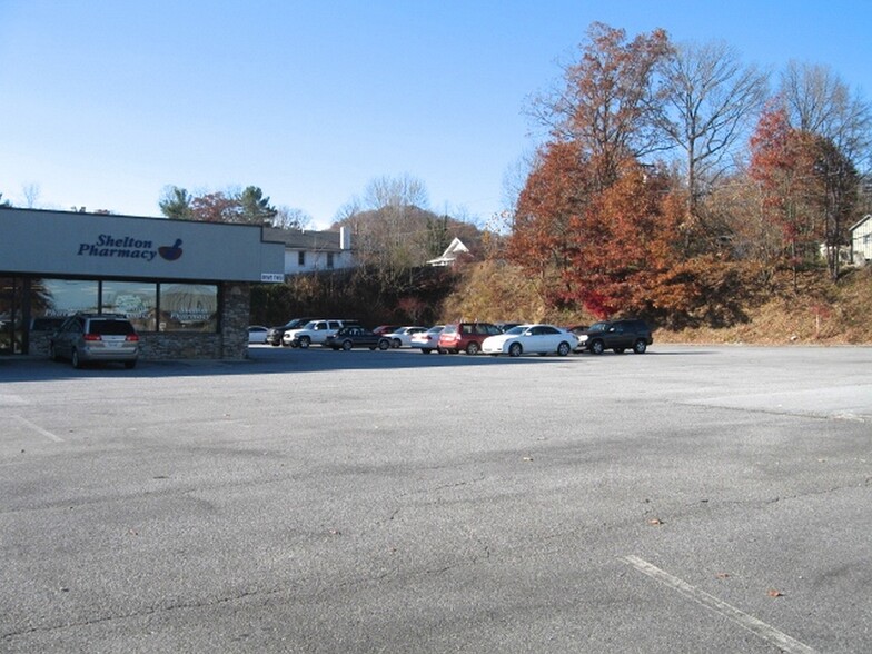 2315 Asheville Hwy, Hendersonville, NC for sale - Primary Photo - Image 1 of 1