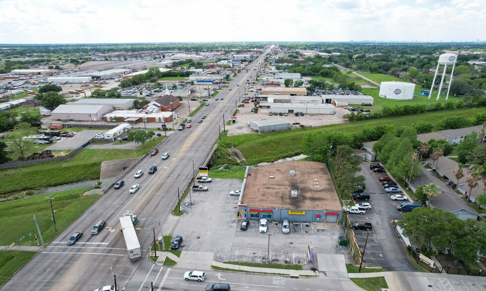 2939-2941 Spencer Hwy, Pasadena, TX for rent - Building Photo - Image 3 of 23