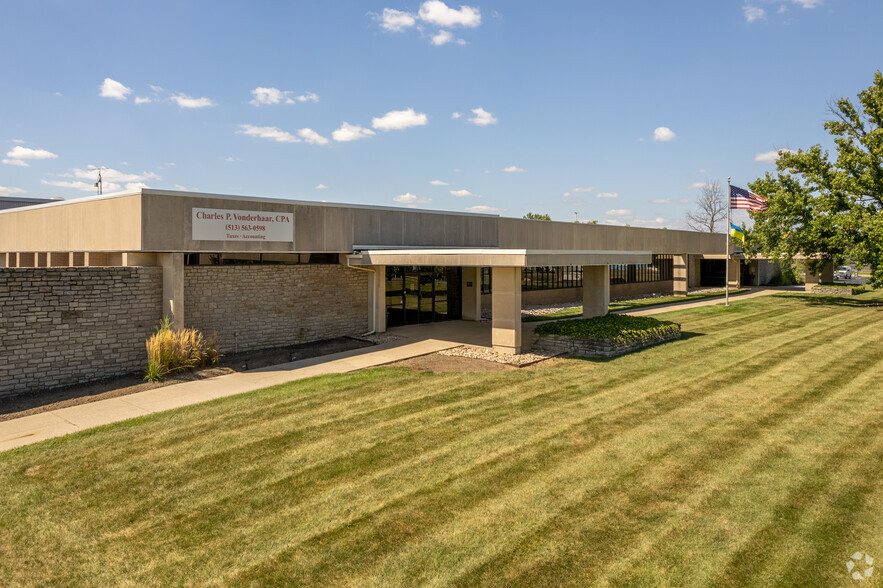 10001 Alliance Rd, Blue Ash, OH for rent - Building Photo - Image 1 of 5