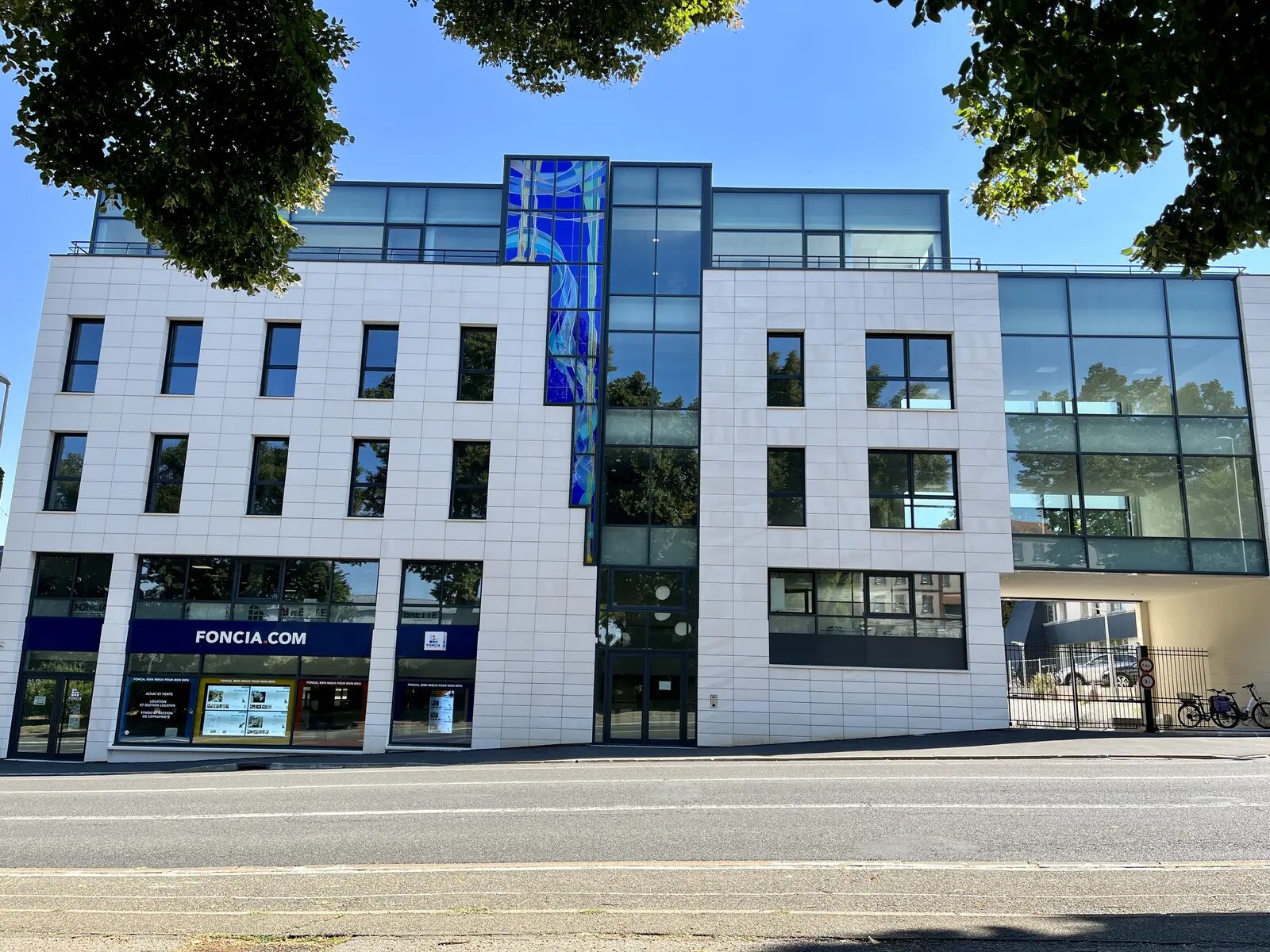 28 Boulevard De La Courtille, Chartres to rent Building Photo- Image 1 of 10