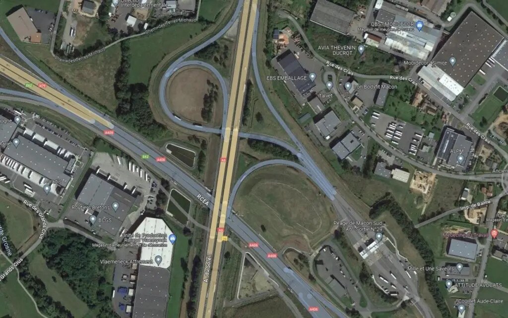 Land in Charnay-lès-Mâcon for sale Building Photo- Image 1 of 4