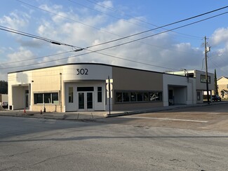 More details for 302 W Defee Ave, Baytown, TX - Retail for Rent