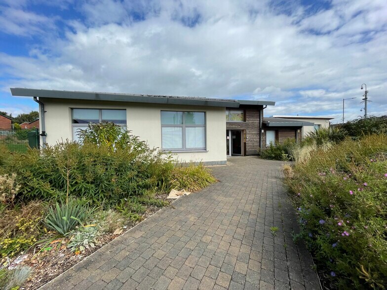 1 Queensland Pl, St Helens for sale - Primary Photo - Image 1 of 1
