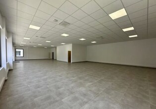 Industrial in Le Blanc-Mesnil to rent Interior Photo- Image 2 of 4