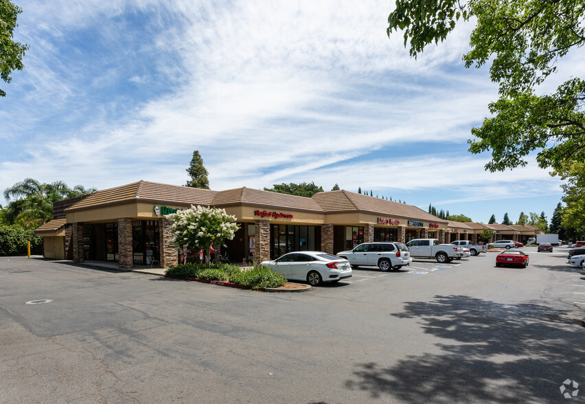 941-1045 Alamo Dr, Vacaville, CA for rent - Building Photo - Image 1 of 6