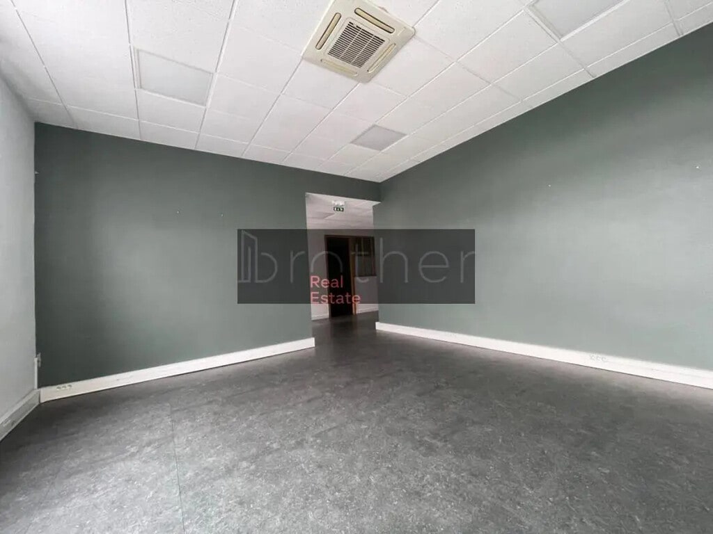 Location Bureaux 120 m² - Photo 1
