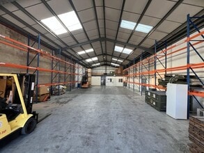 5 New Rd, Hixon to rent Building Photo- Image 2 of 8