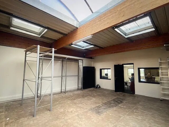 Avenue Des Bruyères, Décines-Charpieu to rent - Interior Photo - Image 3 of 7