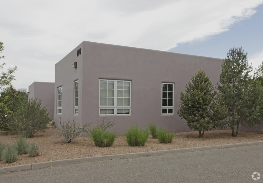 4001 Office Ct, Santa Fe, NM to rent - Building Photo - Image 3 of 4