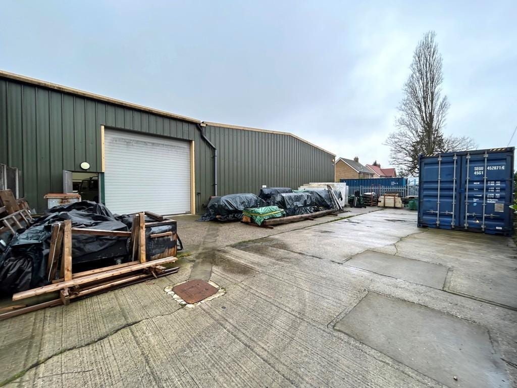 Main Rd, Great Leighs to rent Building Photo- Image 1 of 12