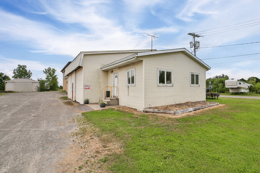 2386 Lockport Rd, Sanborn, NY for sale - Primary Photo - Image 1 of 1