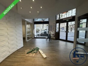 Office in Lyon to rent Building Photo- Image 1 of 4