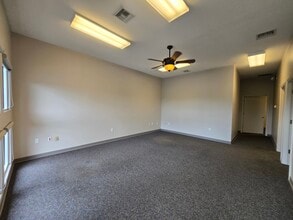 10935 SE 177th Pl, Summerfield, FL to rent Interior Photo- Image 2 of 8