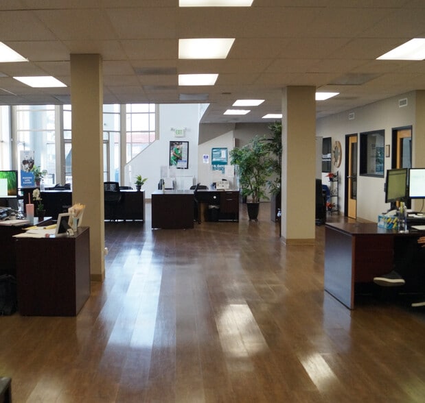 400 San Fernando Mission Blvd, San Fernando, CA to rent - Building Photo - Image 3 of 8