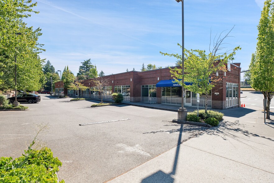 6225-6245 SW Capitol Hwy, Portland, OR for rent - Building Photo - Image 1 of 6