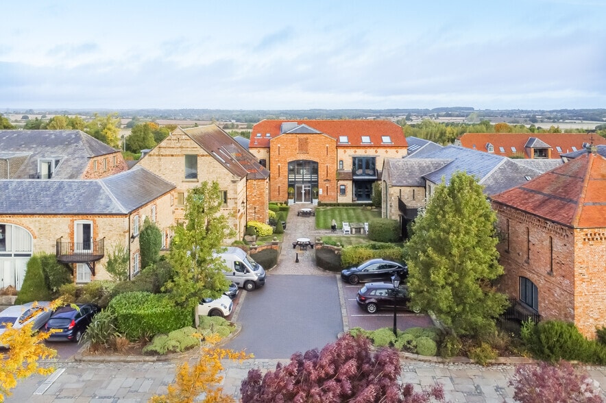 Alderton Rd, Alderton to rent - Building Photo - Image 3 of 16