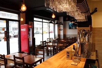 Retail in Barcelona, Barcelona to rent Interior Photo- Image 1 of 12