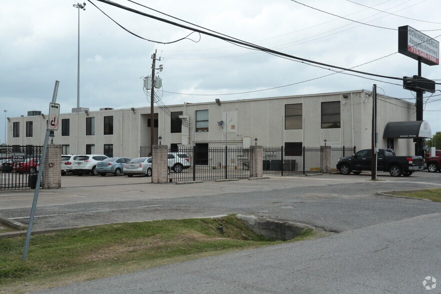 6200 Gulf Fwy, Houston, TX for sale - Primary Photo - Image 1 of 1
