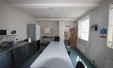 101-113 Scrubs Ln, London to rent Building Photo- Image 1 of 6