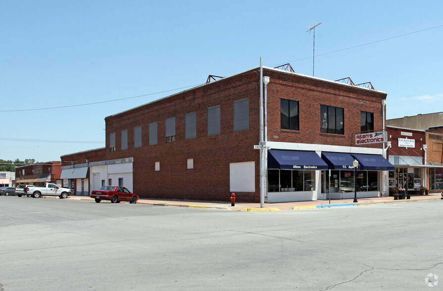 426 W Chickasha Ave, Chickasha, OK for sale - Building Photo - Image 1 of 1