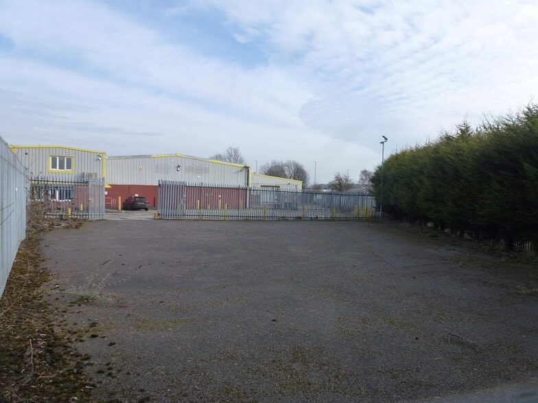 Leamore Ln, Walsall to rent - Building Photo - Image 3 of 14