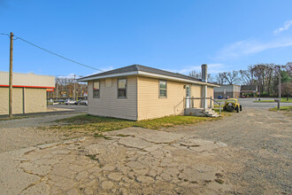 922 S 11th St, Niles, MI for sale Primary Photo- Image 1 of 1