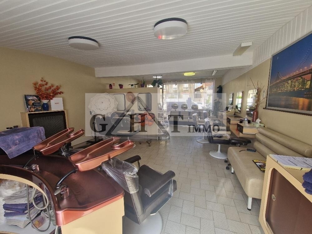 Retail in Draveil to rent Building Photo- Image 1 of 6