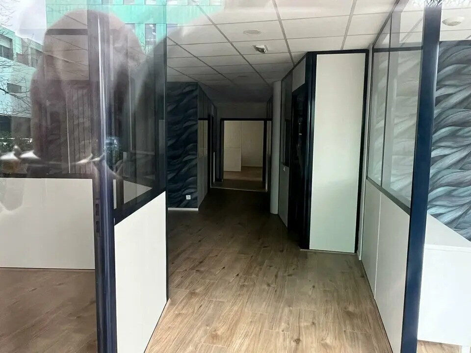 Retail in Échirolles to rent Building Photo- Image 1 of 4