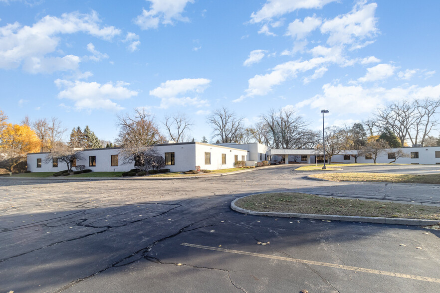 3000 E Ridge Rd, Rochester, NY for rent - Building Photo - Image 3 of 32