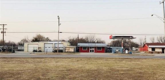 1710 J M Bailey Hwy, Eufaula, OK for sale - Primary Photo - Image 1 of 1