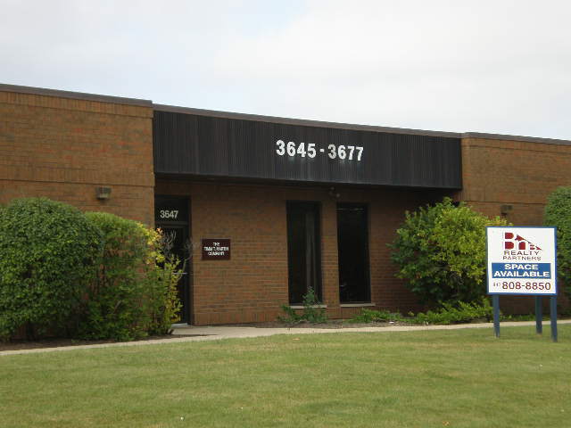 3645-3677 Woodhead Dr, Northbrook, IL for rent - Building Photo - Image 2 of 2